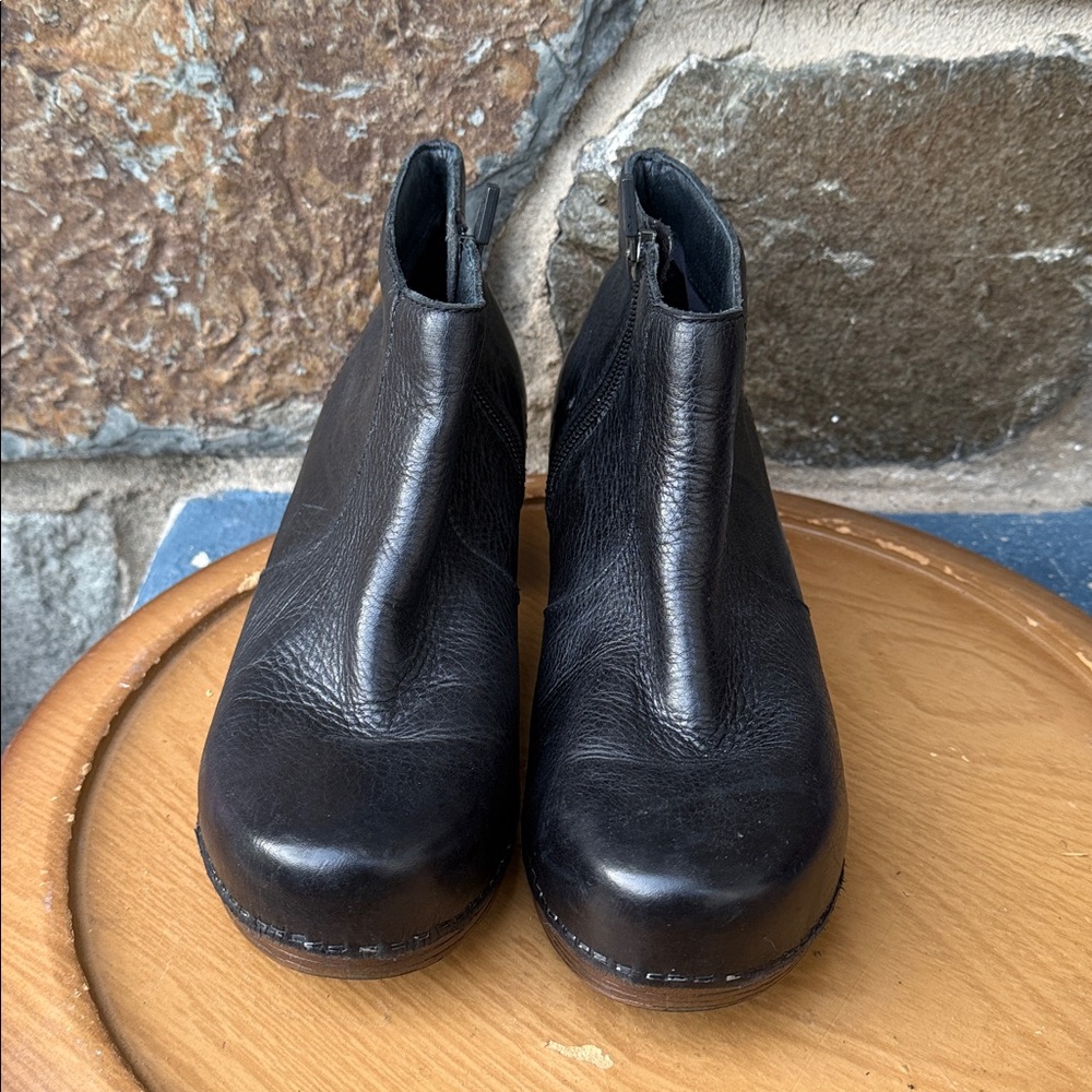 Dansko Black Leather Ankle Booties Side Zip Comfort Heel EU 38 - Picture 2 of 7